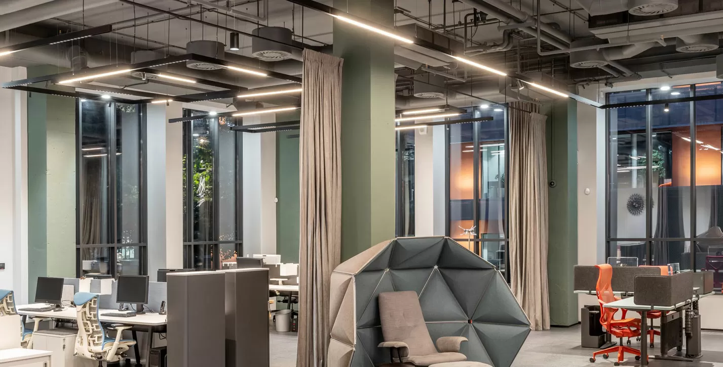 Световые решения для офиса и шоу-рума Contract Interiors